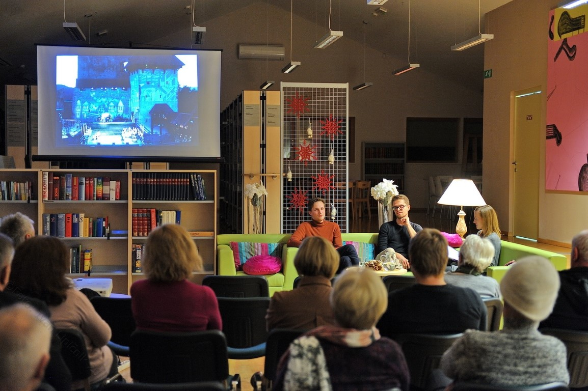 Deseniška 2 Lipičnik